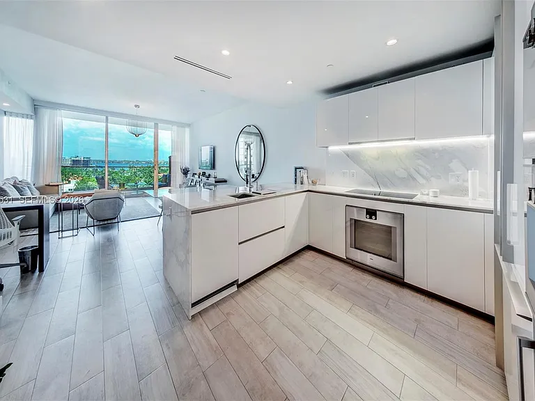 10201 Collins Ave #804 — Photo 7