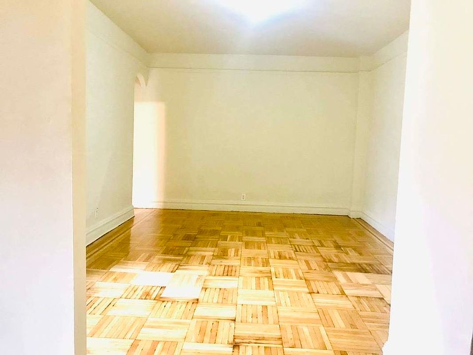 2nd image of 2676 Grand Concourse #3/12
