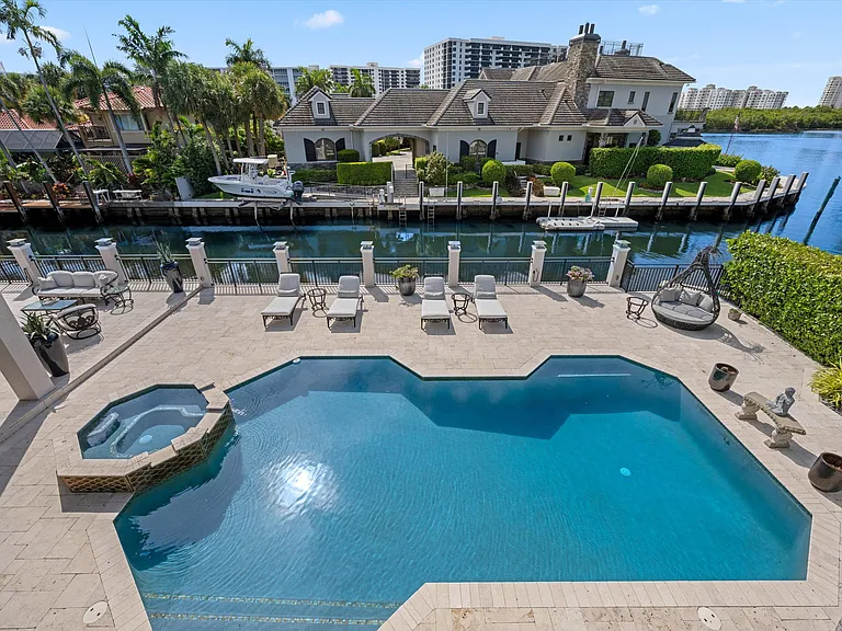 7474 NE Bay Cove Ct — Photo 18