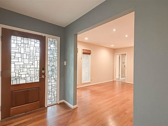 3rd image of 120 Aster Ln