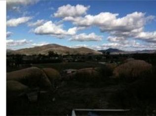 37720 Green Knolls Rd, Winchester, CA 92596