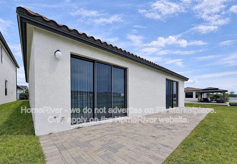 8744 Madrid Cir — Photo 17