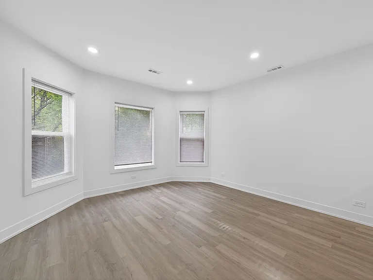 328 N Lockwood Ave #2 — Photo 3