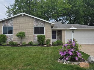 35252 Simon Dr, Clinton Township, MI 48035