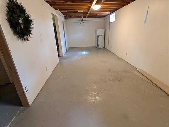 3rd image of 617 Peterson AVENUE