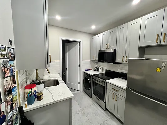 Rented by Mdays Realty | media 13