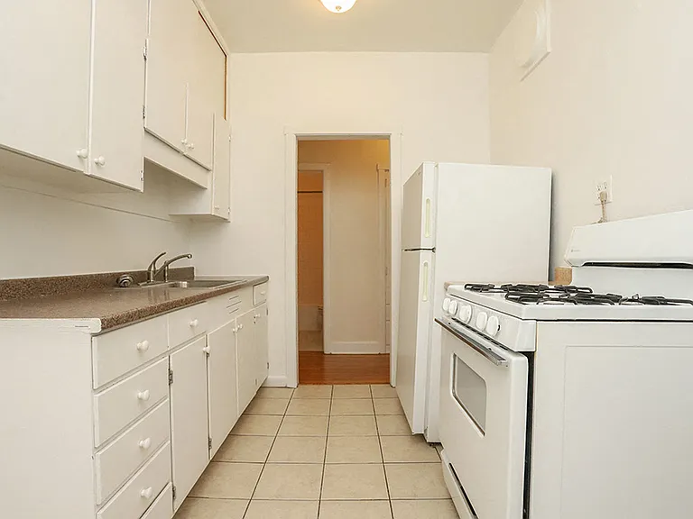 945 N Marion St — Photo 16
