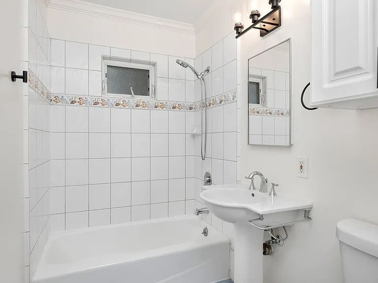 228 Lyndon St — Photo 11