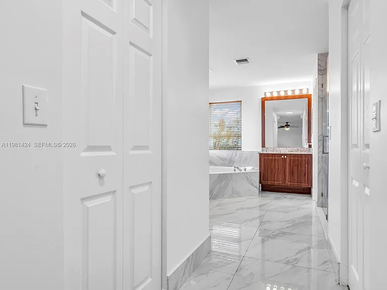 1663 E Harmony Lake Cir — Photo 18