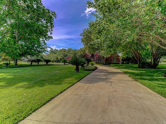 2nd image of 33203 W Forest Ct