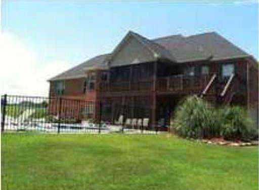 3rd image of 250 Asheville Dr