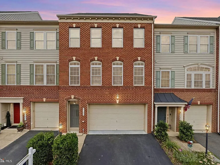 21253 Park Grove Ter — Photo 1