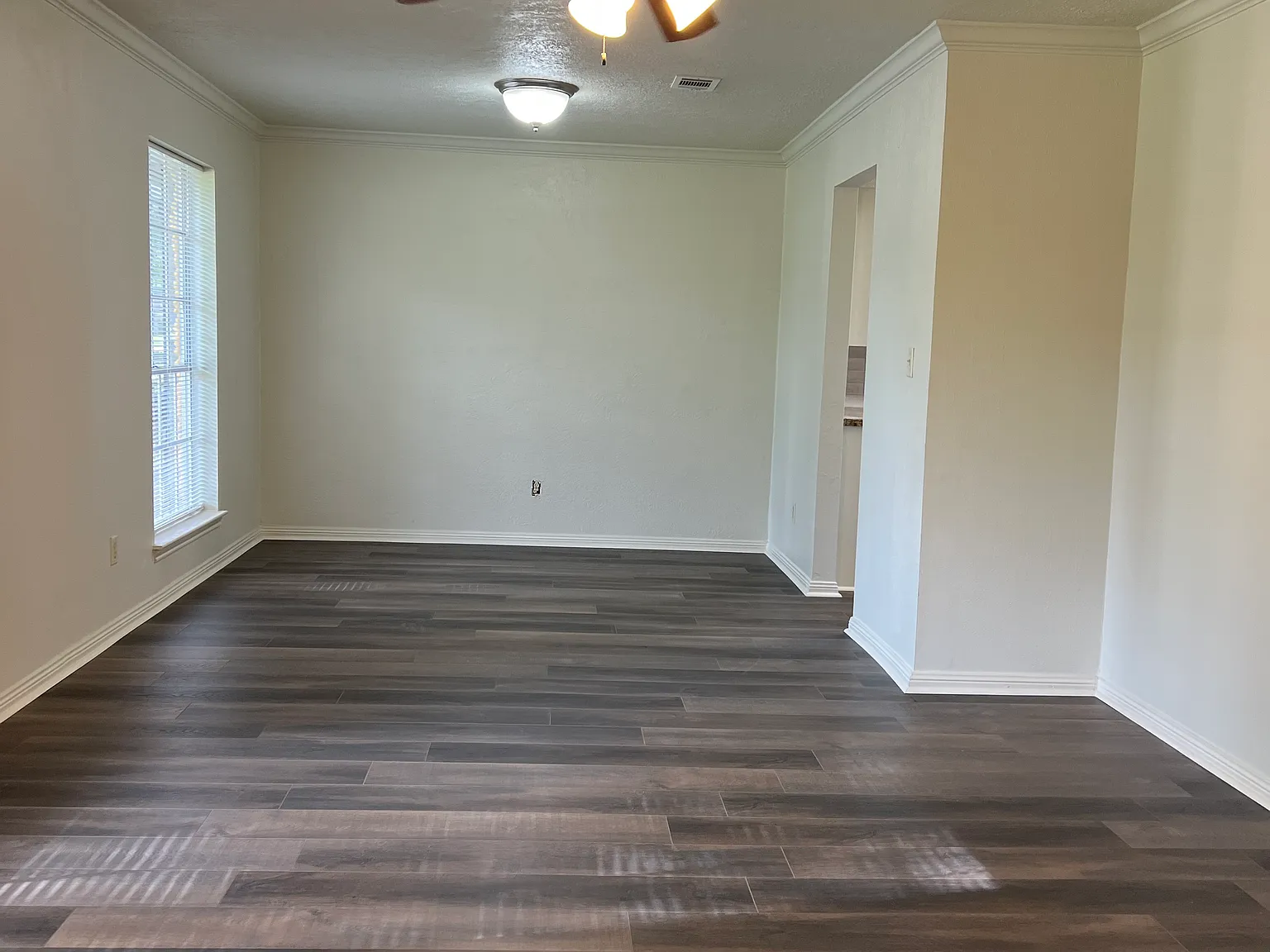 4 bed, 2.5 bath, 2116 sqft, $2,250 — Photo 2