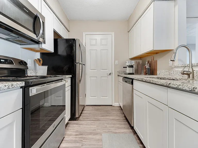 Magnolia Villas — Photo 11