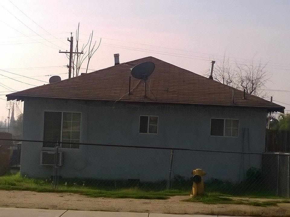 2nd image of 1127 1/2 Pearl St
