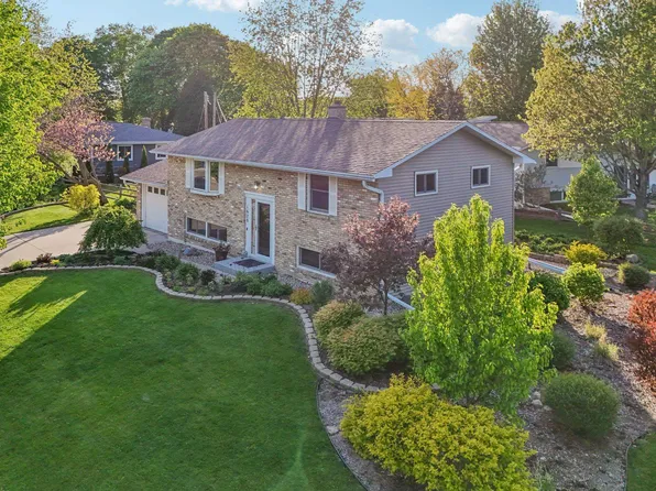 1620 Maple St, Middleton, WI 53562