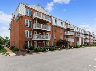 14443 Bantry Ln APT 33, Chesterfield, MO 63017