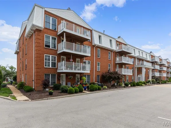 14443 Bantry Ln APT 33, Chesterfield, MO 63017