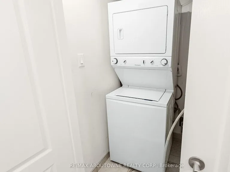 2441 Greenwich Dr #1 — Photo 38