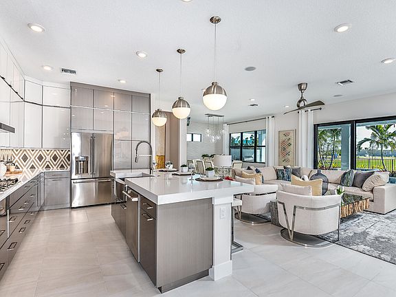 2nd image of 5591 Saint Armands Way