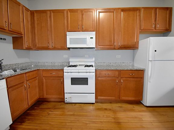 5th image of 2844 N Whipple St APT 1