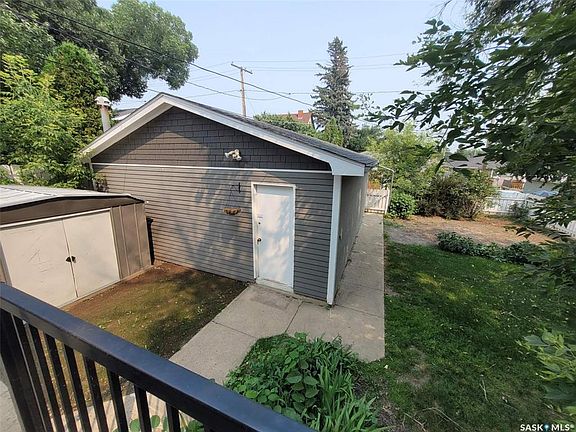 2nd image of 1069 Clifton AVENUE