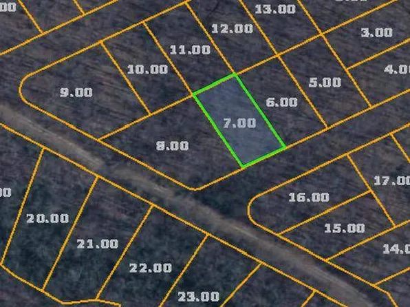 31 Yeehaw Dr, Crab Orchard, TN 37723