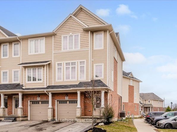 100 Chester Dr #23, Cambridge, ON N1T 0C8