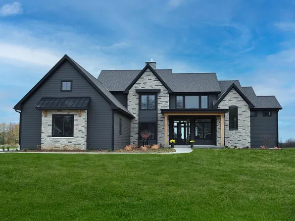 2819 Windward LANE, Delafield, WI 53018