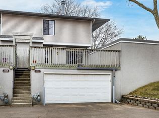 1212 Landmark Trl S, Hopkins, MN 55343