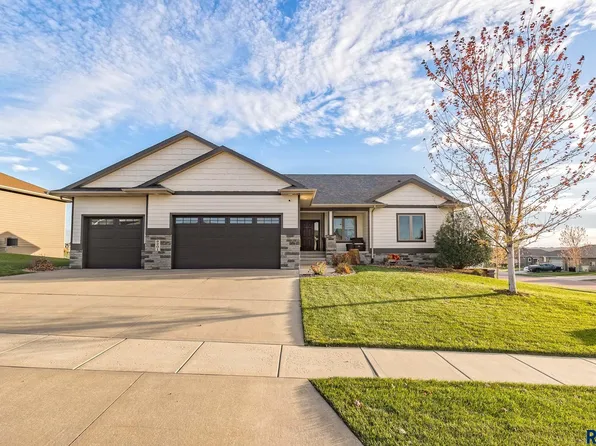 8201 E Water Wood St, Sioux Falls, SD 57110