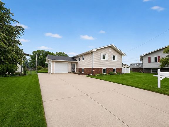 2nd image of 2653 James Pl