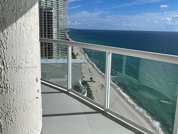 3rd image of 18671 Collins Ave APT 2002