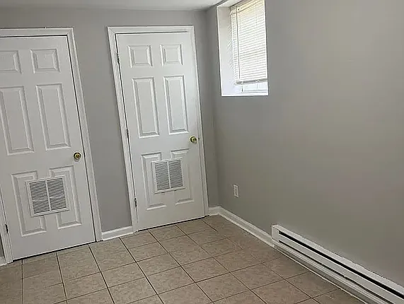 3 326 1/2 Laurel Ave — Photo 3