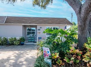 875 Sky Loch Dr S, Dunedin, FL 34698