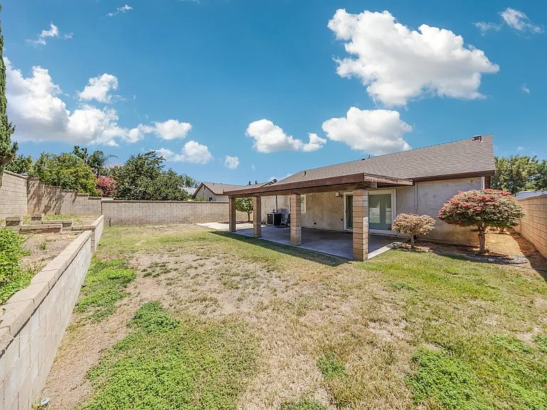 7750 Perlite Ave — Photo 35