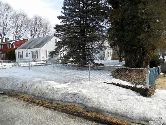 2nd image of 5 Burlington Blvd