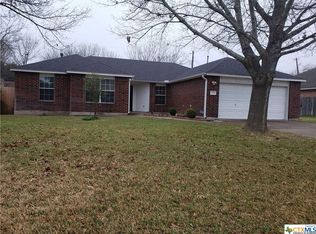 2207 Robin Ln, Taylor, TX 76574