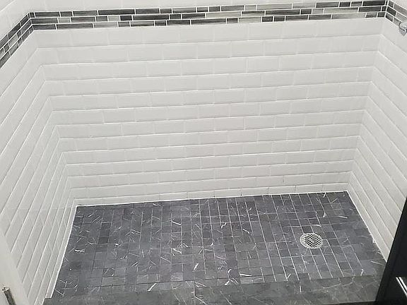 5th image of 409 Knickerbocker Ave #6