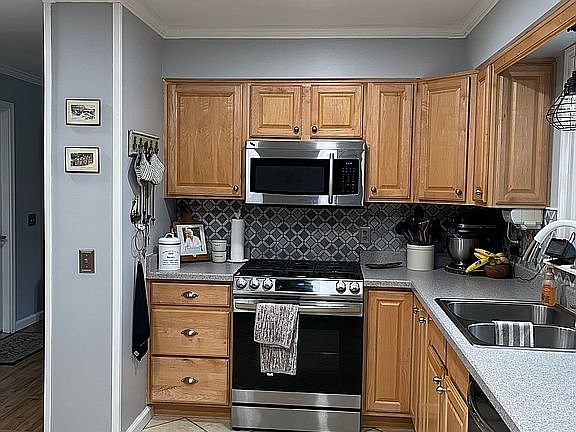 4th image of 8273 Fair Meadows Dr