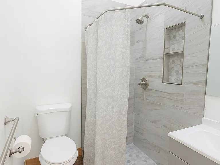 32 E Utah Ave #202 — Photo 3