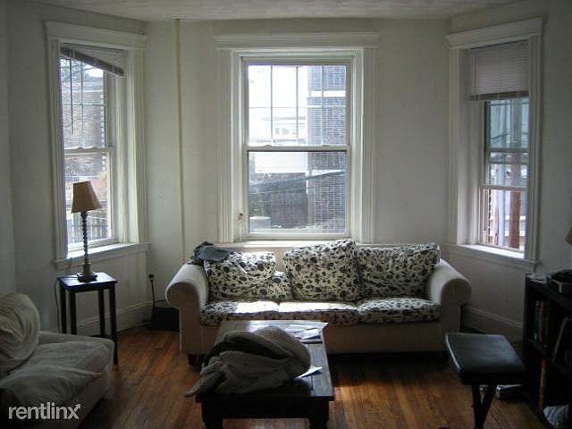 2nd image of 76 Babcock St #2BAB