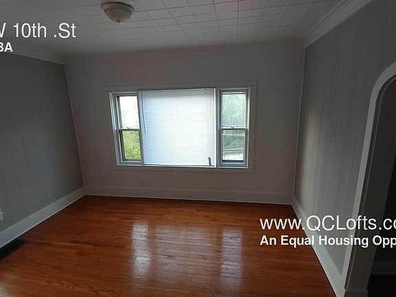 3rd image of 321 W 10th St