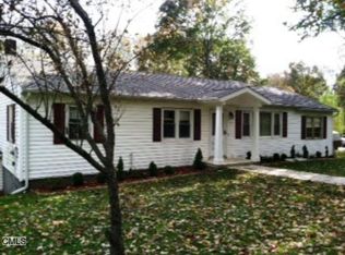 2 Durham Rd, Danbury, CT 06811