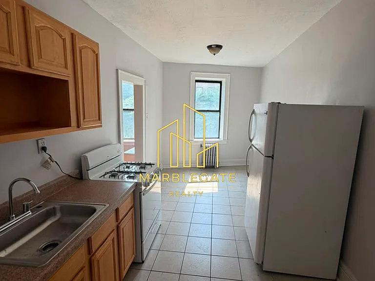 469-470 Elizabeth Ave #4011 — Photo 1