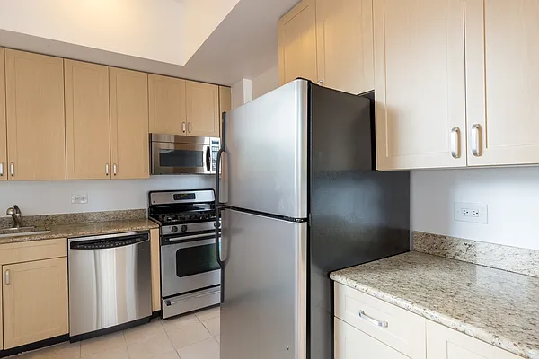 Rented by Stonehenge NYC LLC | media 63