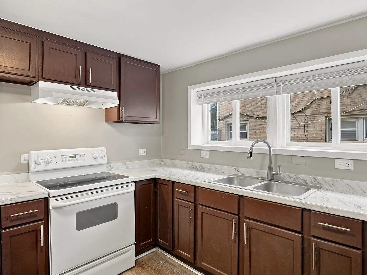 1 bed, $1,220 — Photo 4