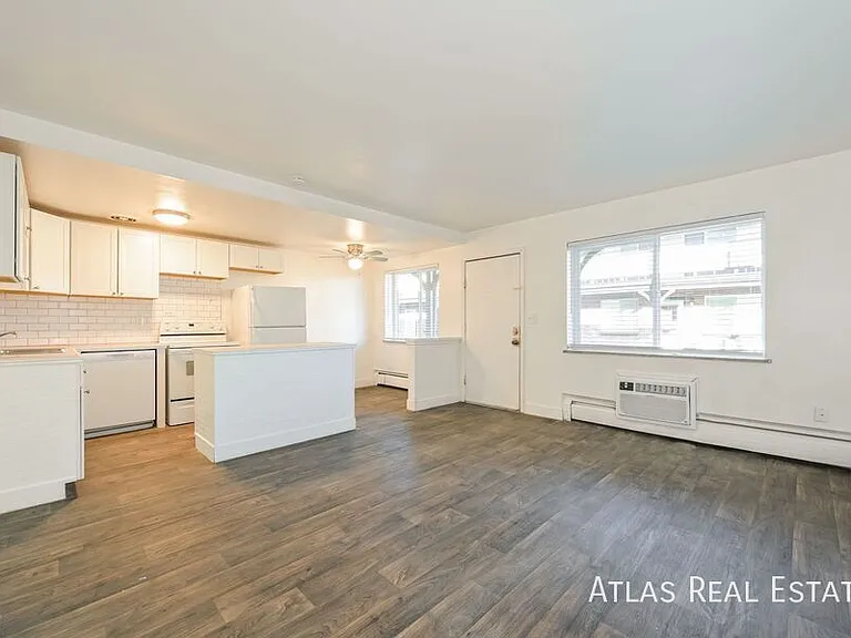 132 W Ida Ave — Photo 6