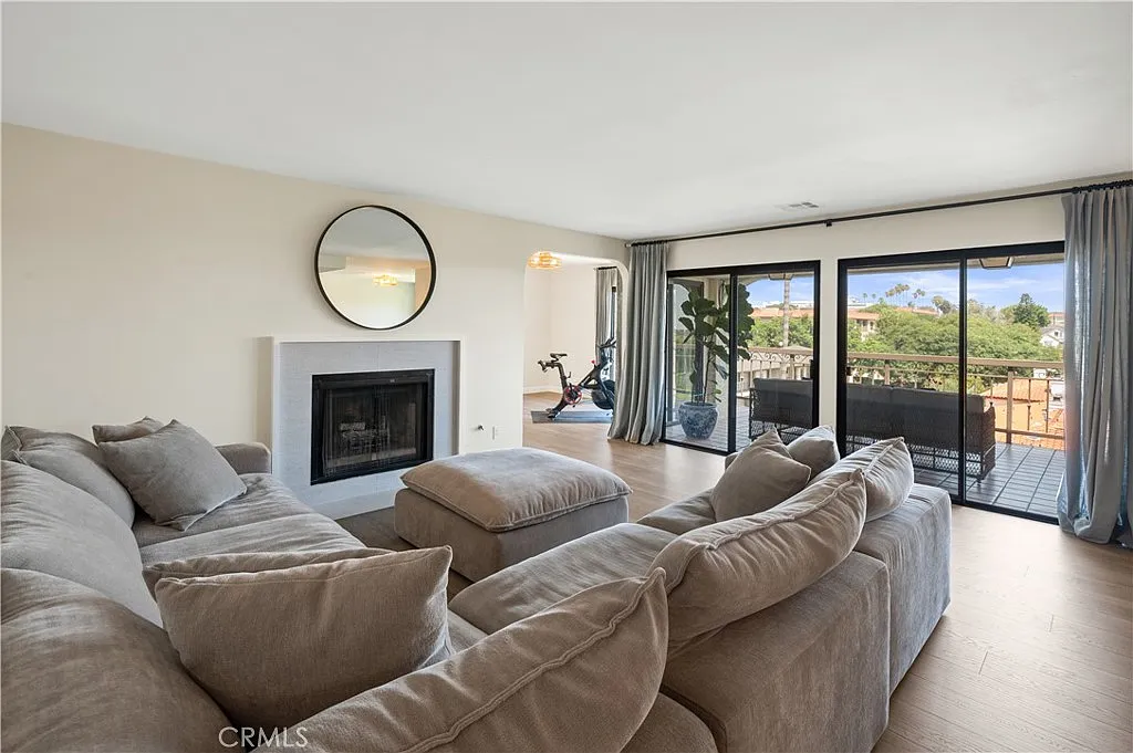 3 bed, 1852 sqft, $3,900 — Photo 4