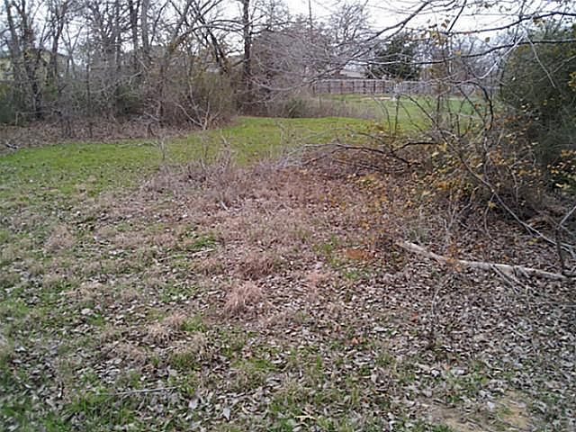 1st image of 302 Billingslea Dr